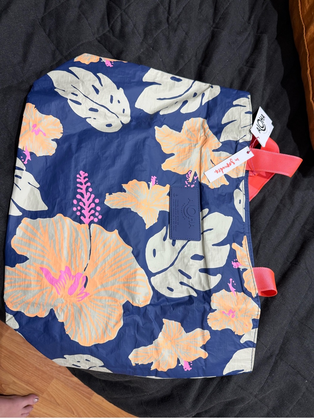 ALOHA Collection bundle!! Day tripper and Travel Dopp Kit bag, current,NWT - Picture 6 of 8